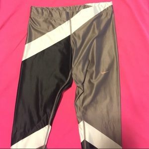 Nike dri fit women’s legging sz M